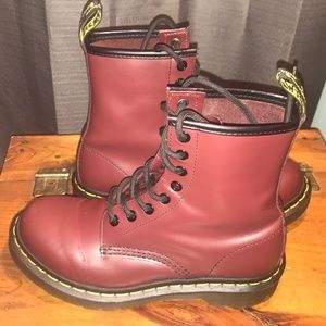 Dr. MARTENS Air Wave Smooth Cherry